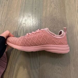 APL techloom pink sneaker